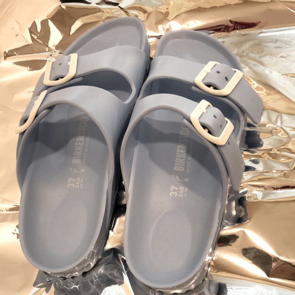 Birkenstock Blue. Size 61/2. - Picture 4 of 4